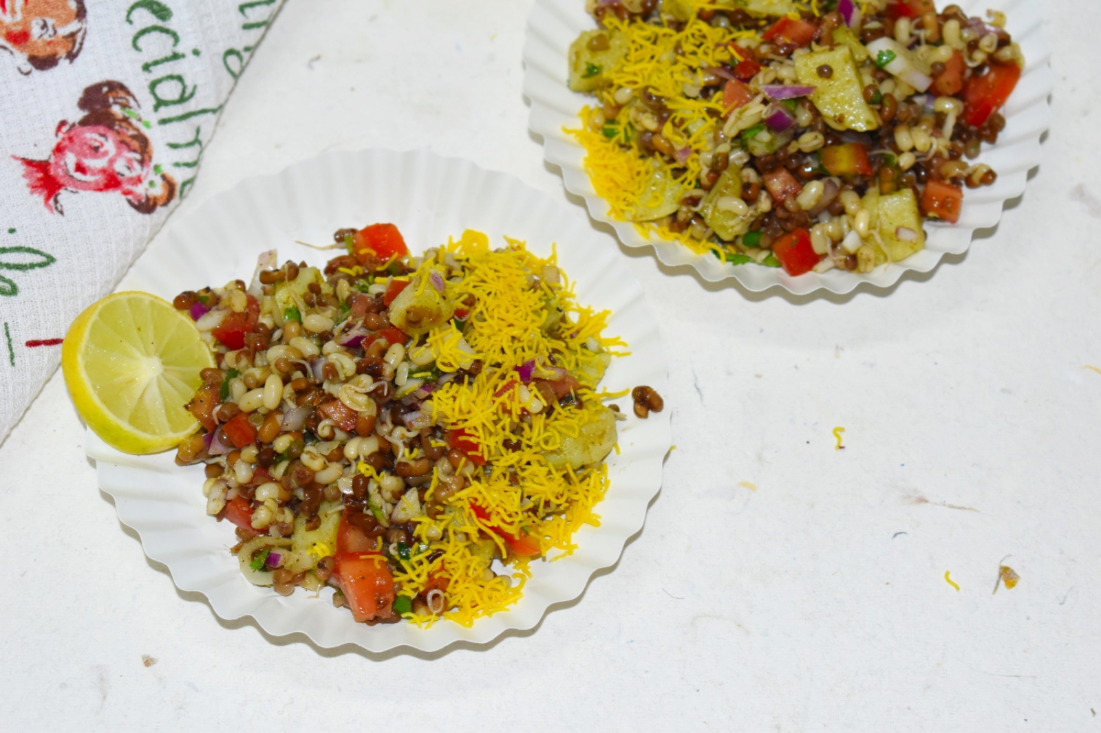 Sprouted Moong Moth Chaat